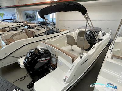 Quicksilver Activ 555 Cabin Motorboat 2026, with Mercury 80 hk 4-Takt engine, Denmark