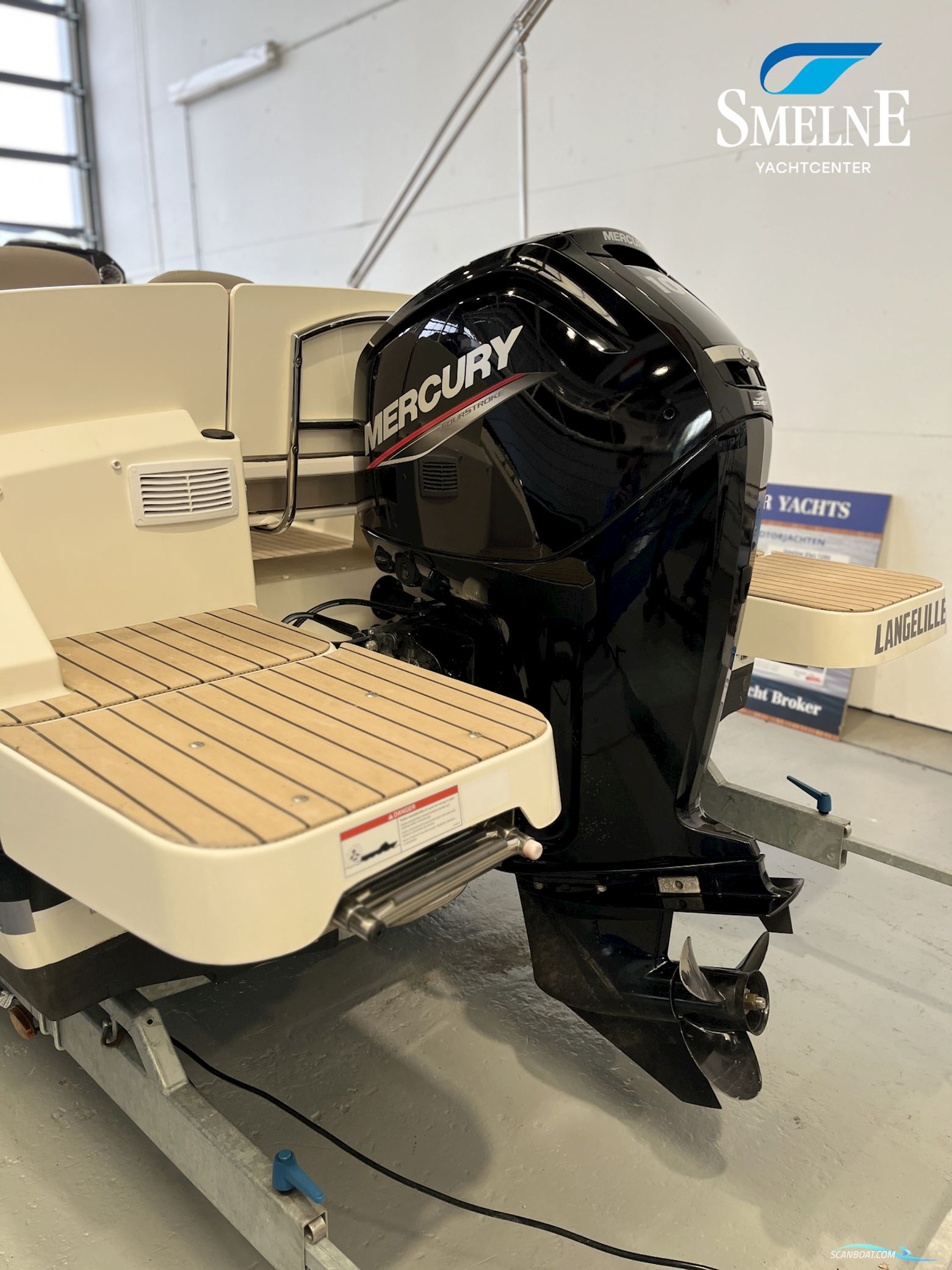 Quicksilver Activ 555 Cabin