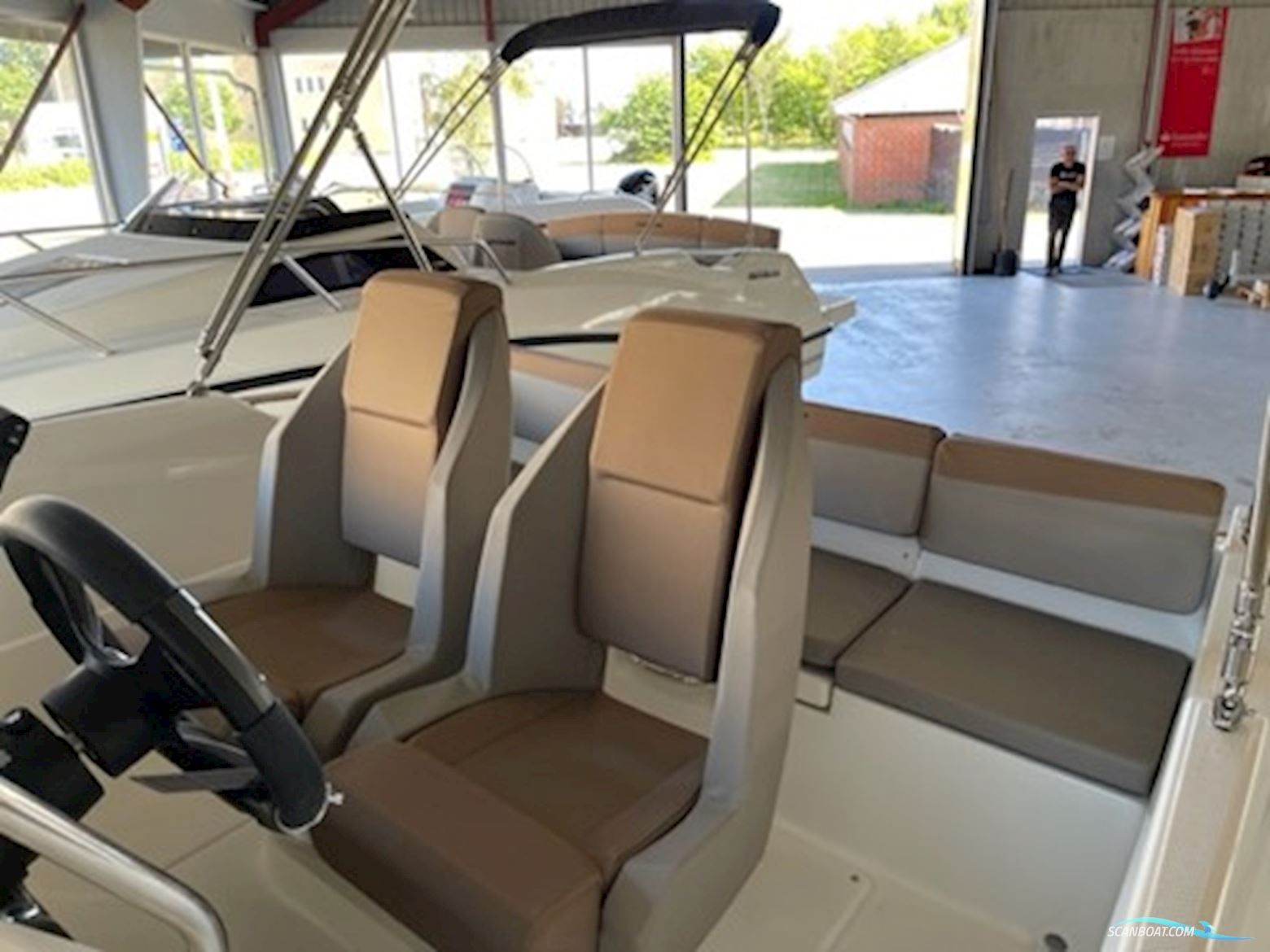 Quicksilver Activ 555 Open med Mercury F100 EFI ELPT (smart edition + udstyr) SOLGT