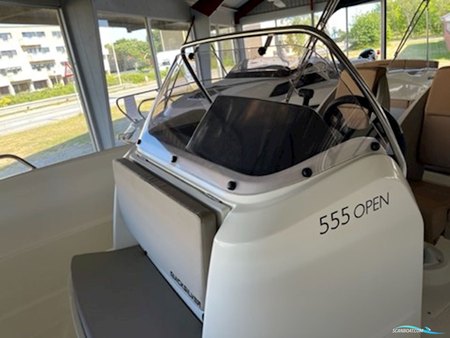 Quicksilver Activ 555 Open med Mercury F100 EFI ELPT (smart edition + udstyr) SOLGT