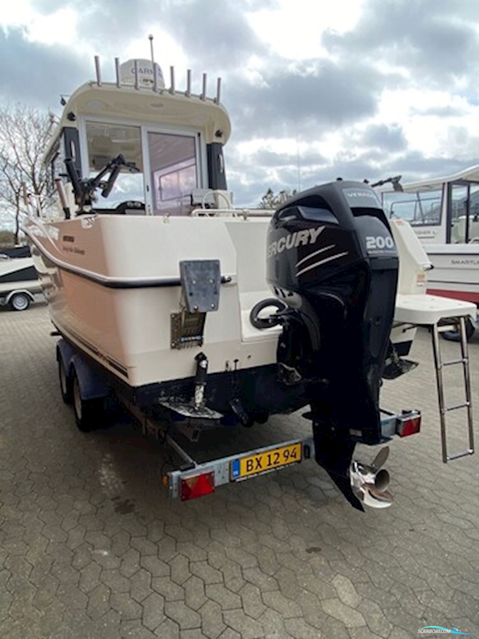 Quicksilver Activ 675 Pilothouse m/Mercury F200 hk Verado og Brenderup trailer