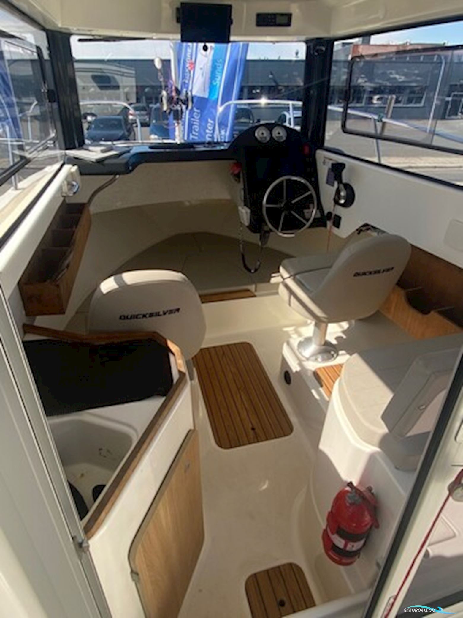 Quicksilver Activ 675 Pilothouse m/Mercury F200 hk Verado og Brenderup trailer