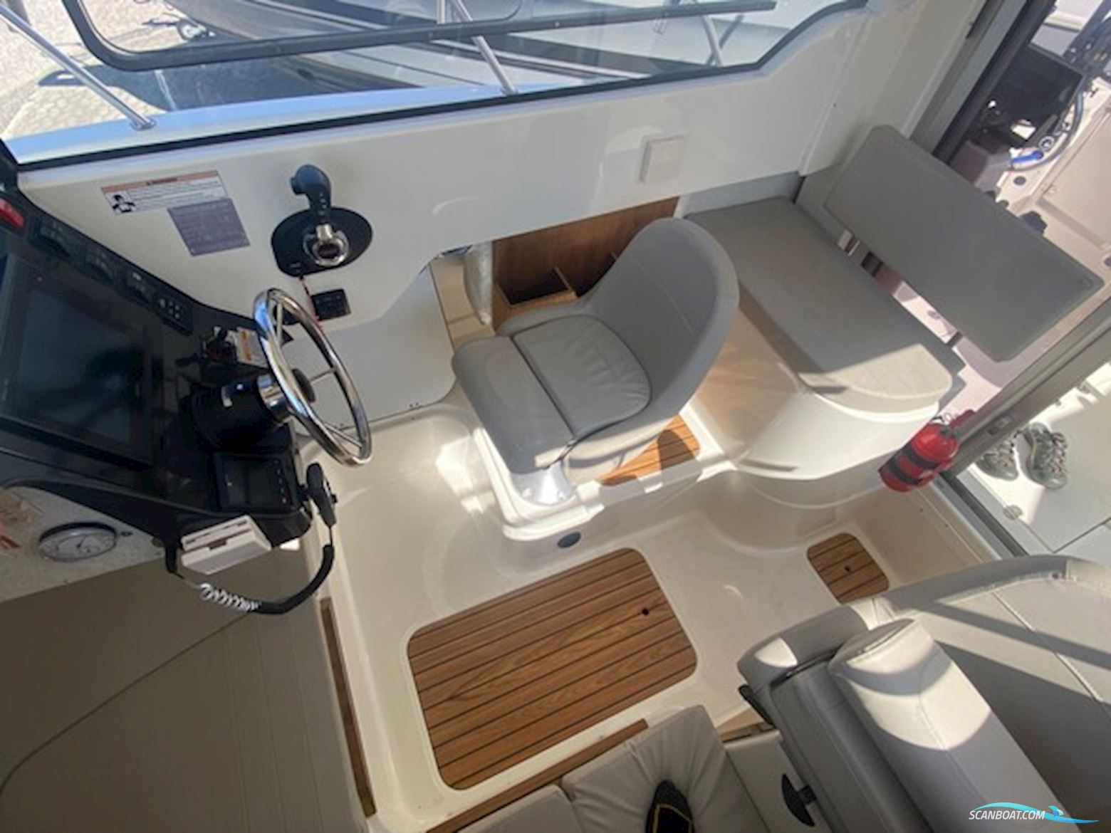 Quicksilver Activ 675 Pilothouse m/Mercury F200 hk Verado og Brenderup trailer