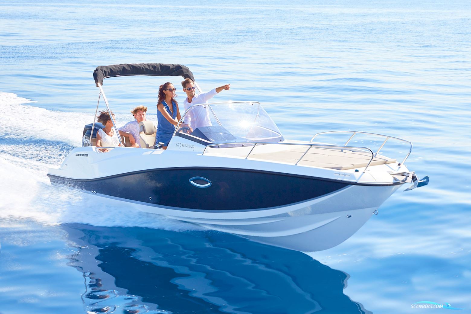 Quicksilver Activ 675 Sundeck