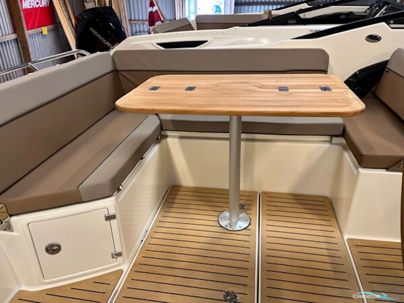 Quicksilver Activ 755 Cruiser med 250 hk Mercury Verado 4,6L V8 XL - udstyr - SOLGT