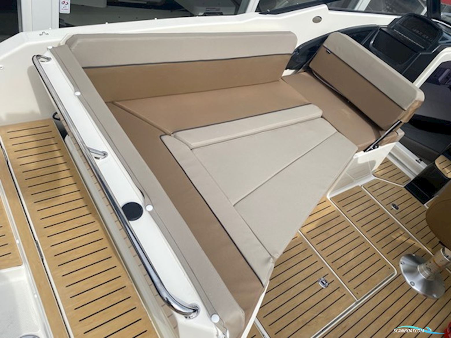 Quicksilver Activ 755 Cruiser Med F225 Mercury-Efi 4 Takt XL V6 - Inkl Udstyr