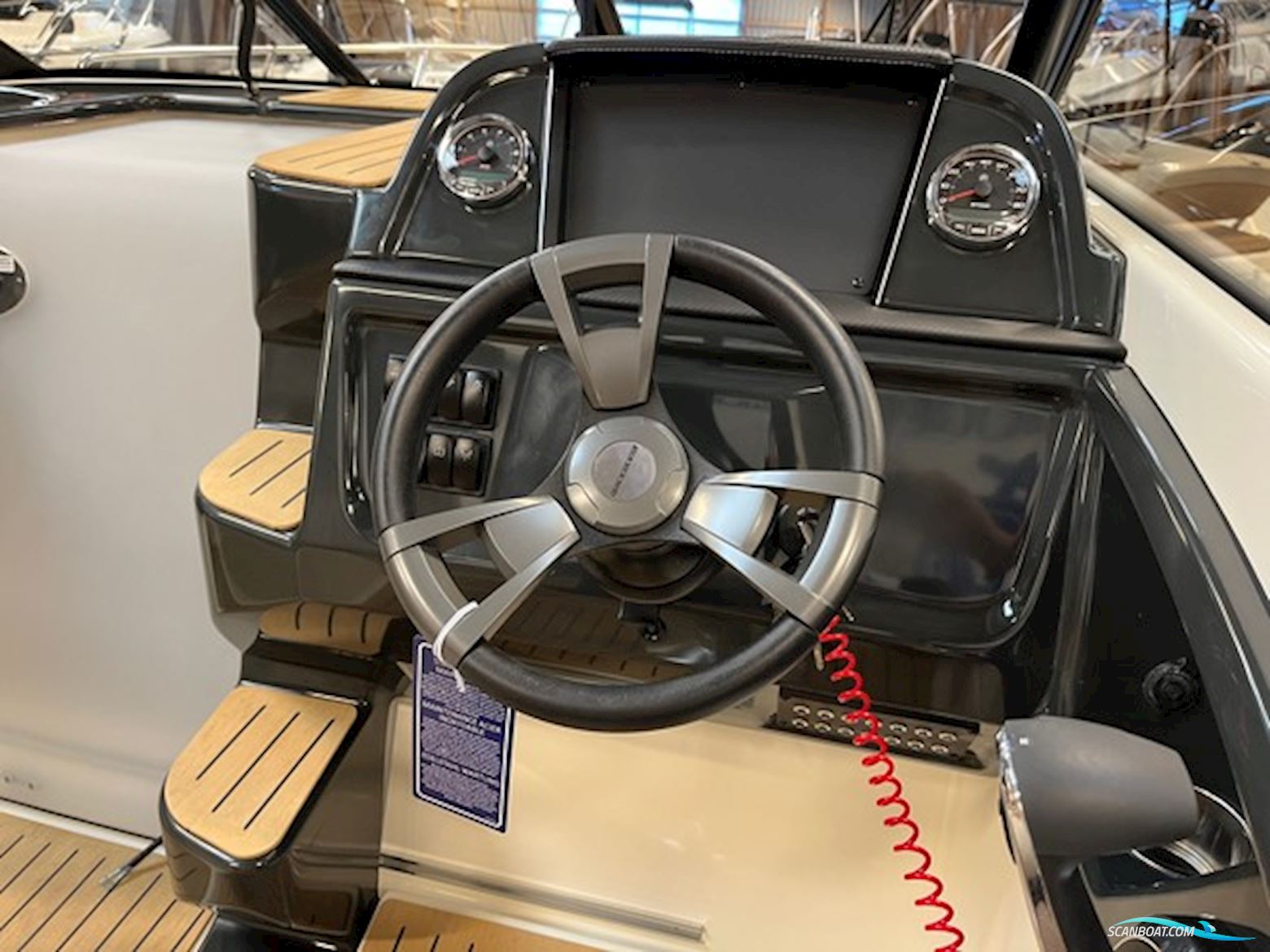 Quicksilver Activ 755 Cruiser Med F225 Mercury-Efi 4 Takt XL V6 - Inkl Udstyr