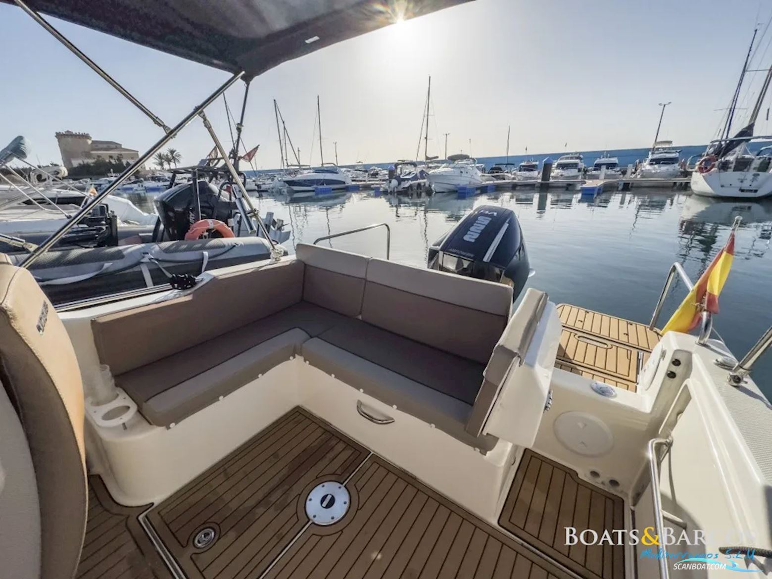 Quicksilver Activ 755 Sundeck