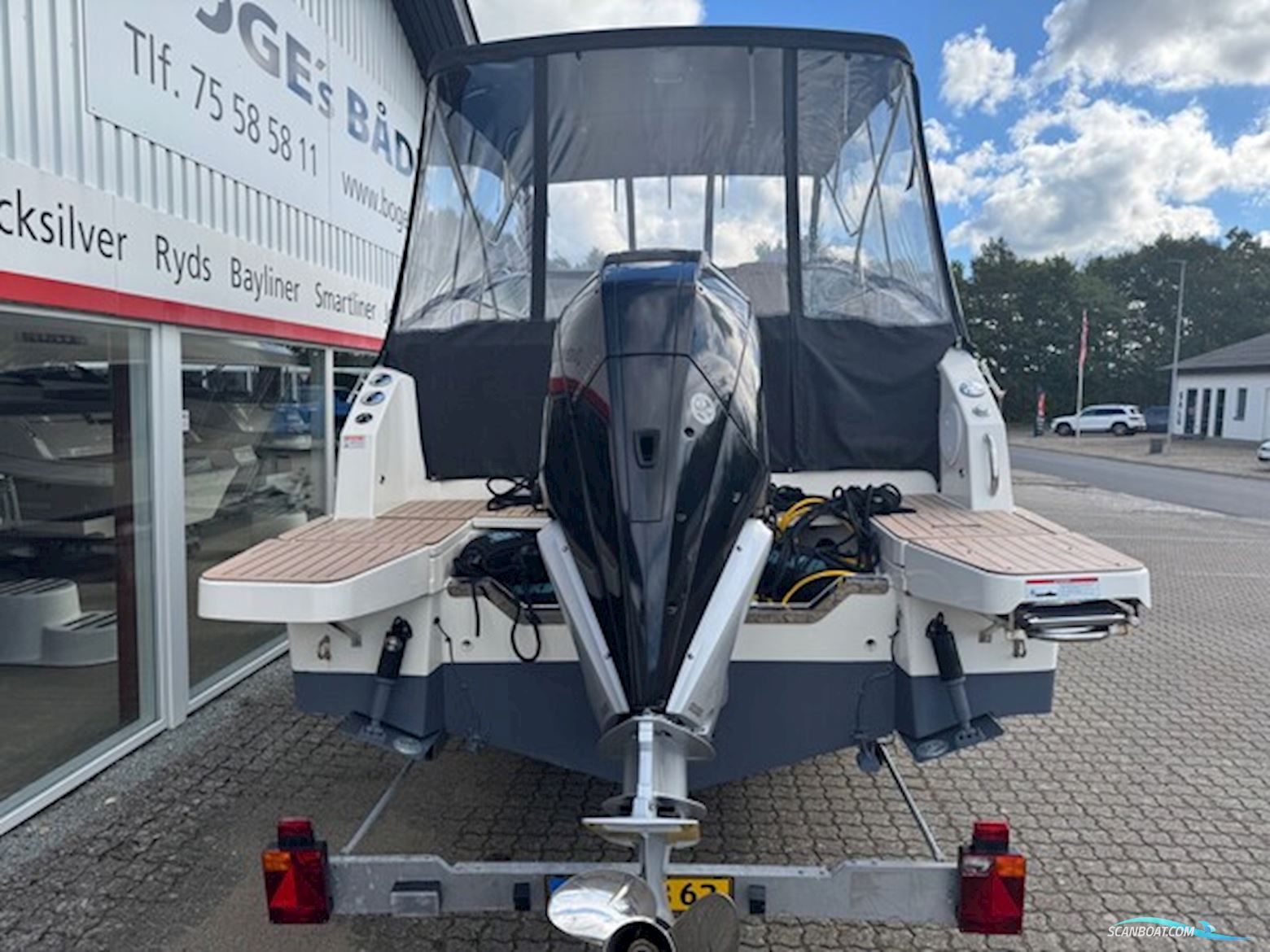 Quicksilver Activ 805 Cruiser med F300 Mercury Verado AM DS 4,6L V8 - Anvisningssalg