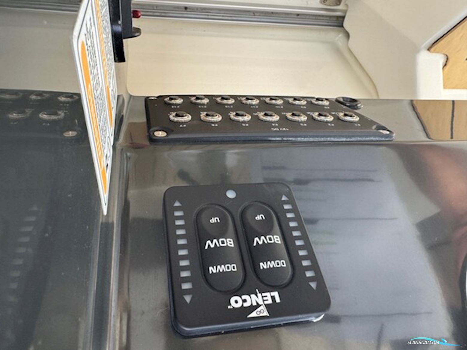 Quicksilver Activ 805 Cruiser med F300 Mercury Verado AM DS 4,6L V8 - Anvisningssalg