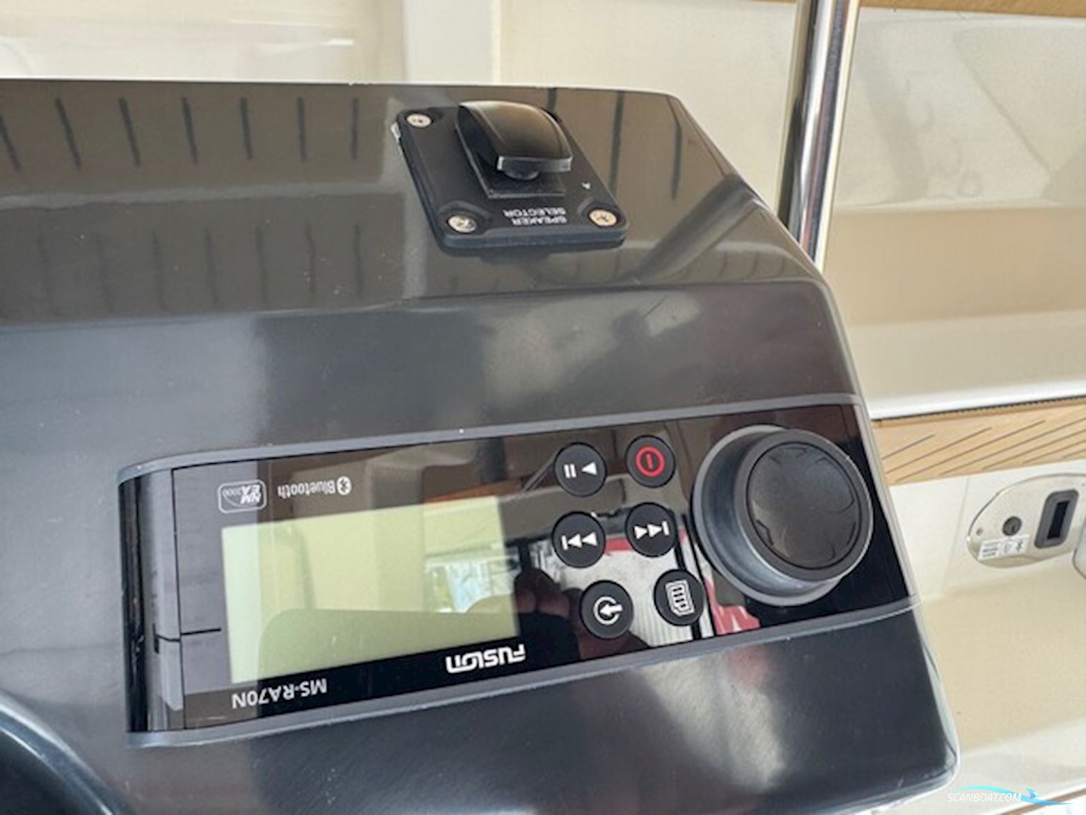 Quicksilver Activ 805 Cruiser med F300 Mercury Verado AM DS 4,6L V8 - Anvisningssalg