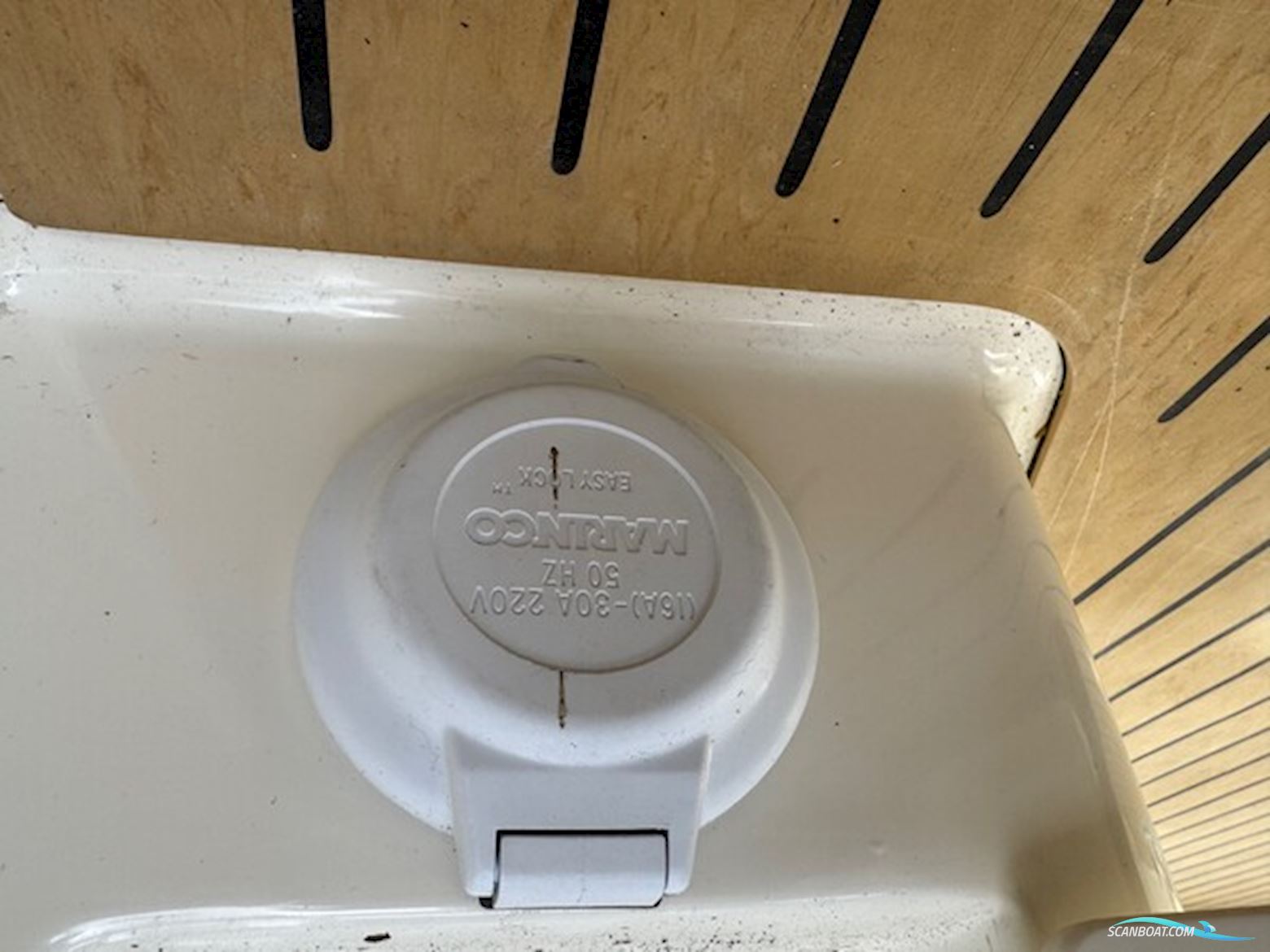 Quicksilver Activ 805 Cruiser med F300 Mercury Verado AM DS 4,6L V8 - Anvisningssalg