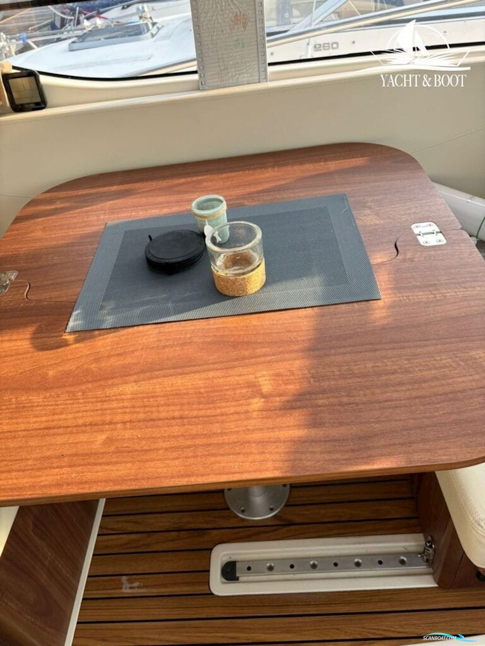 Quicksilver Activ 855 Cruiser