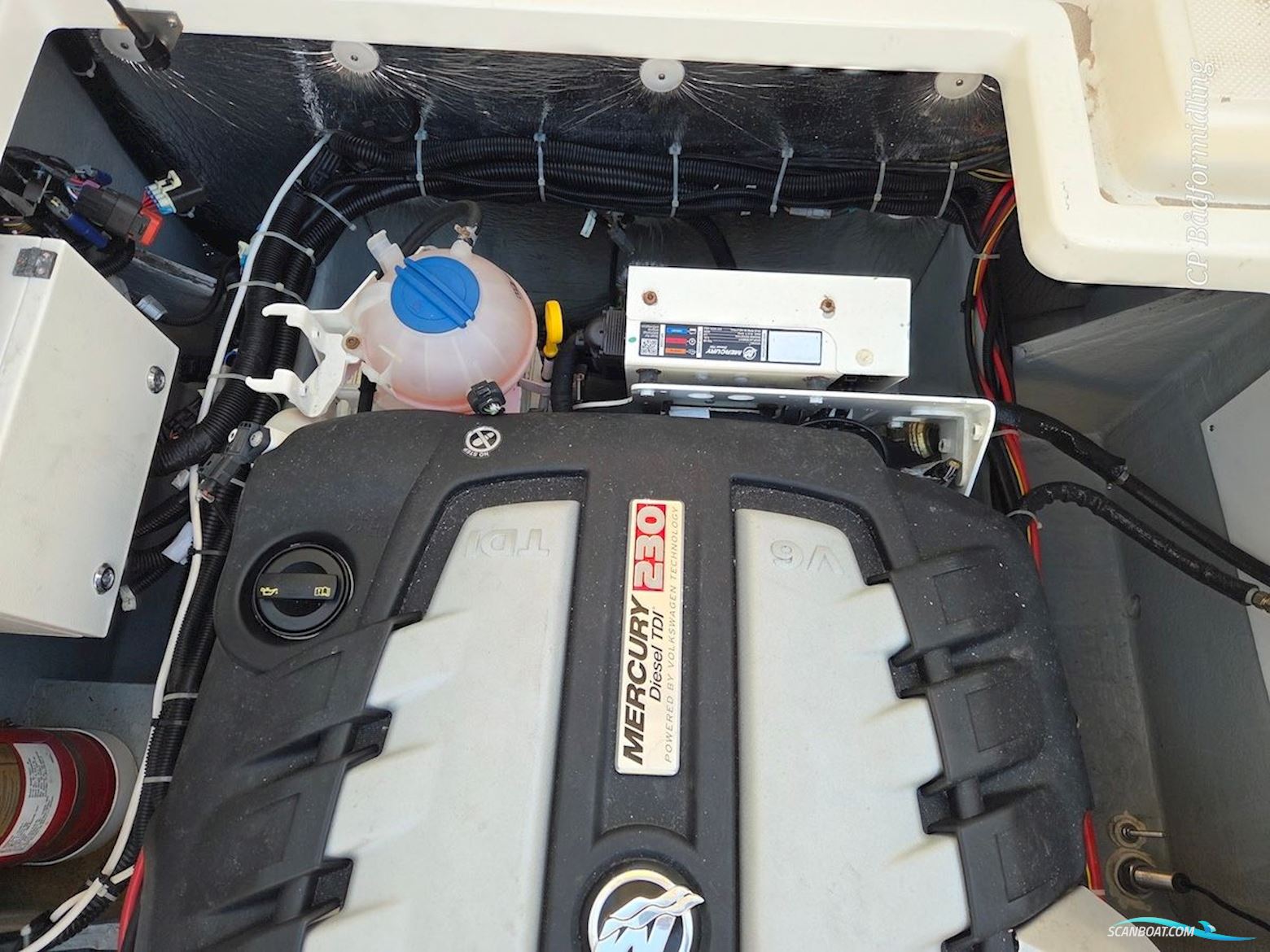 Quicksilver Arvor 810 Pilothouse