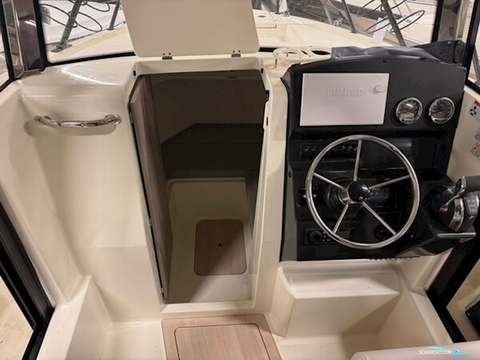 Quicksilver Captur 705 Pilothouse Med 225 hk Mercury-Efi DS 3,4L V6 XL - Alt i Udstyr.