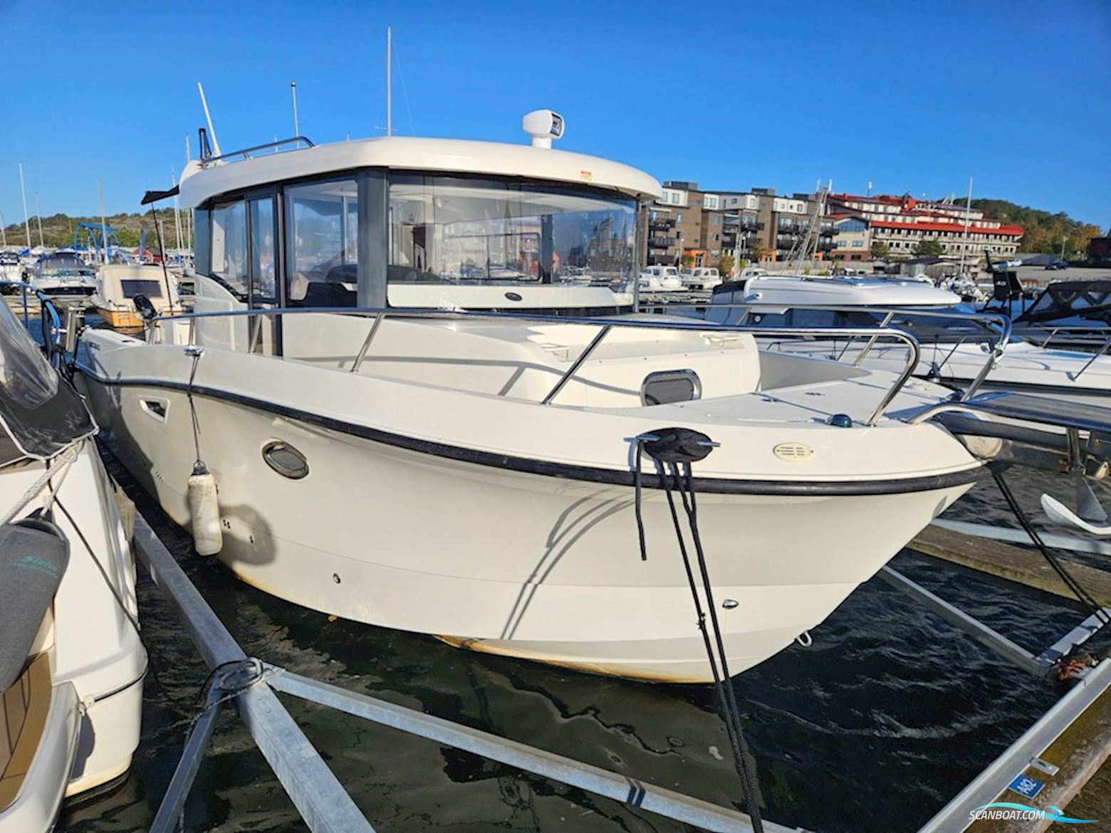 Quicksilver Captur 905 Pilothouse