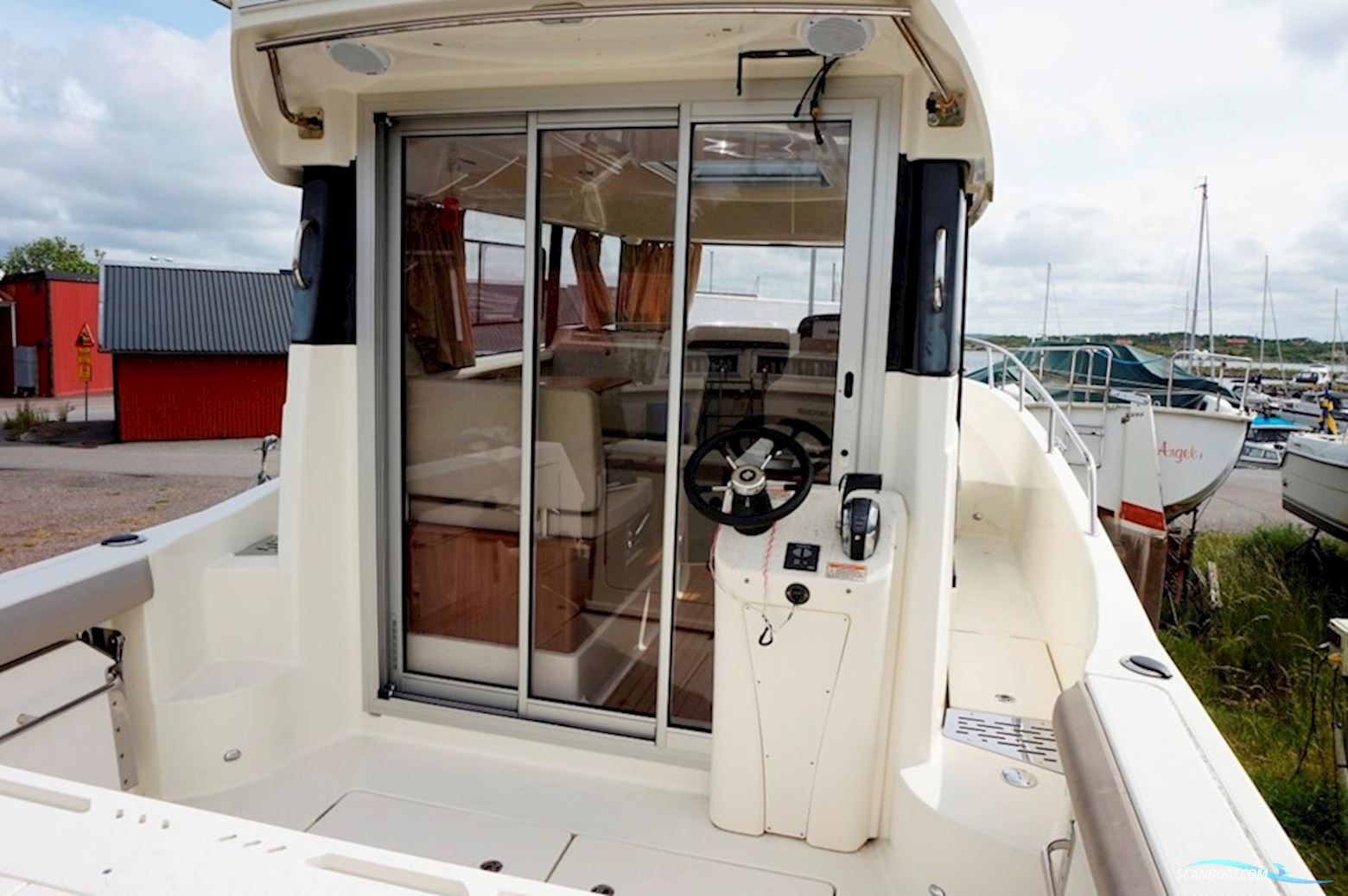 Quicksilver Captur 905 Pilothouse