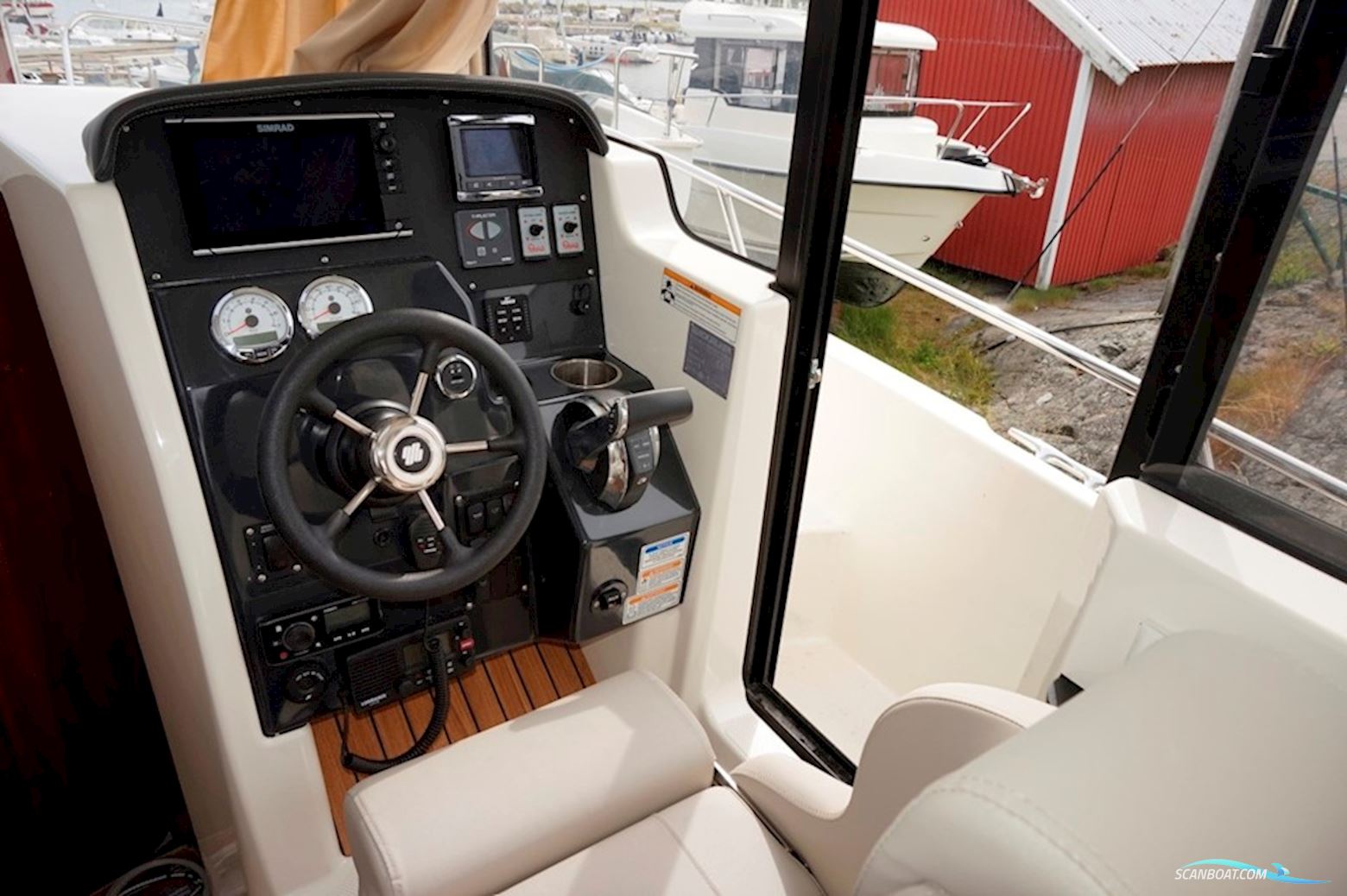 Quicksilver Captur 905 Pilothouse