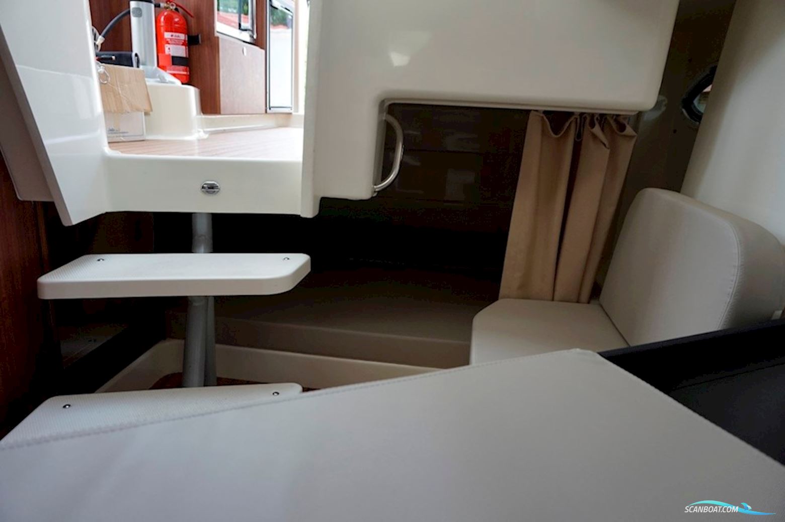 Quicksilver Captur 905 Pilothouse