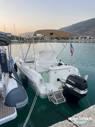 Quicksilver Modell Motorboat 2001, Greece