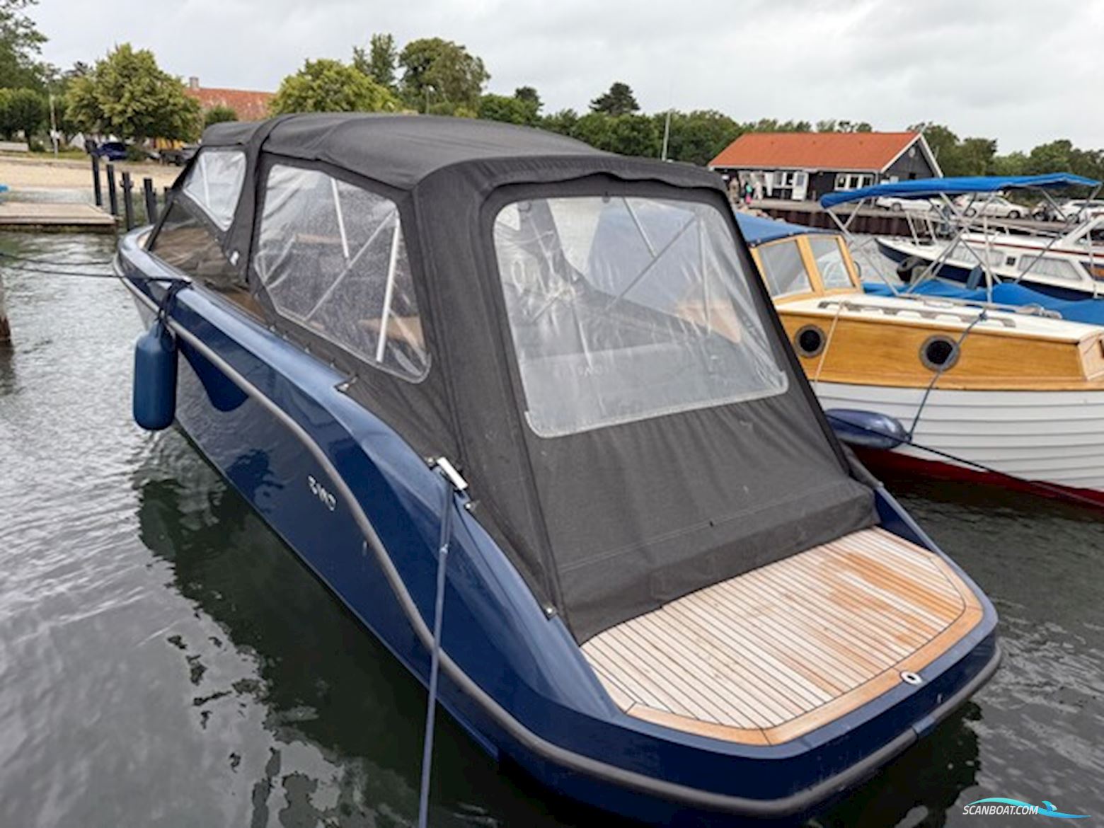 RAND Leisure 28 - Mercruiser 6.2L med Bravo 3-drev