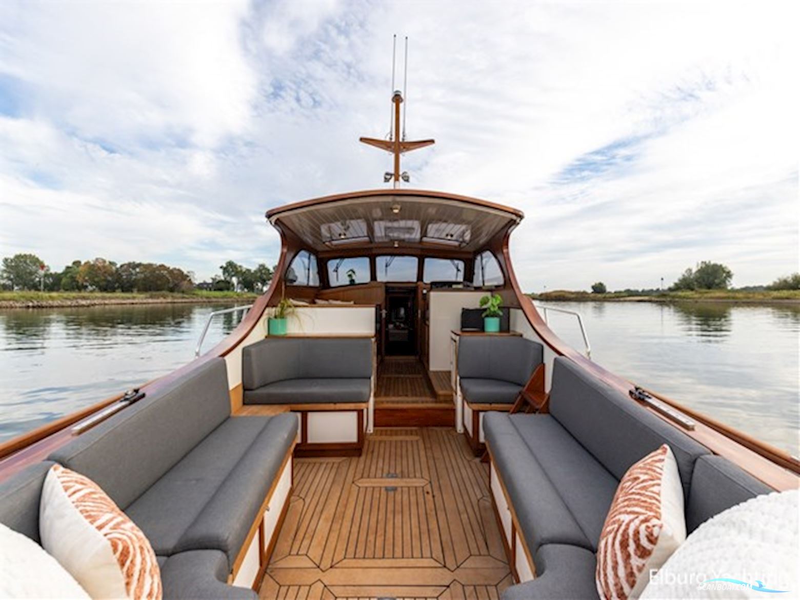 Rapsody 40 Offshore