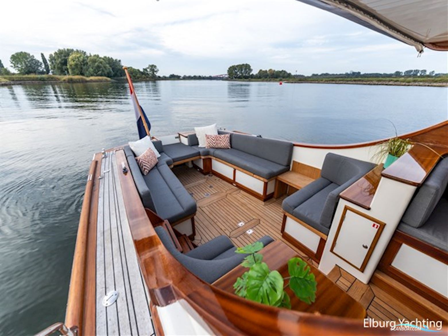 Rapsody 40 Offshore