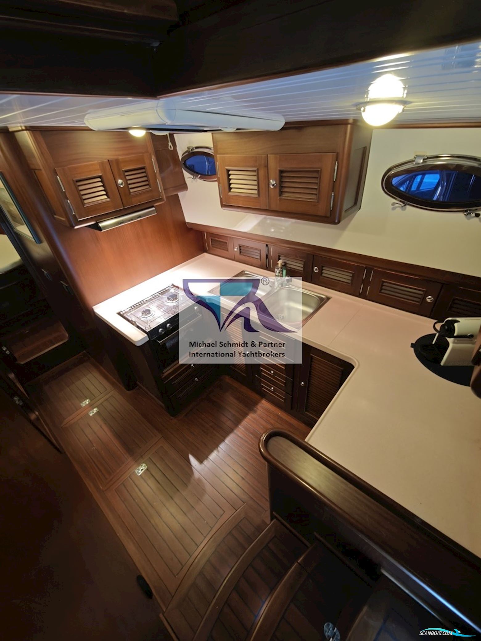 Rapsody 48 Offshore