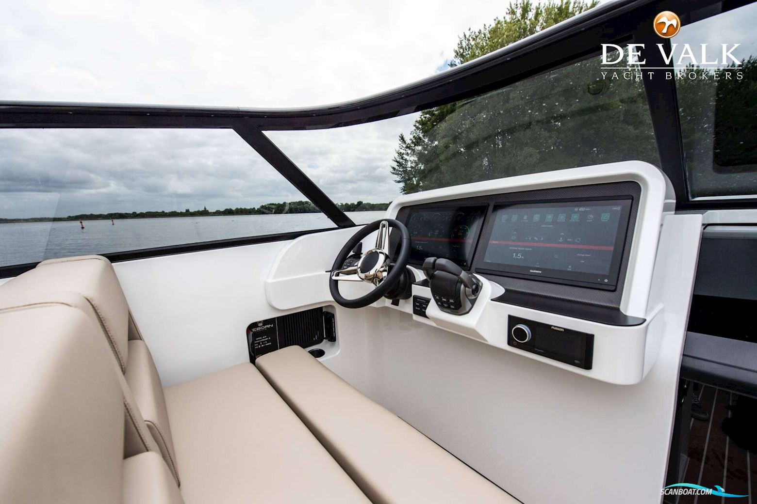 Reborn 40 R Cabin