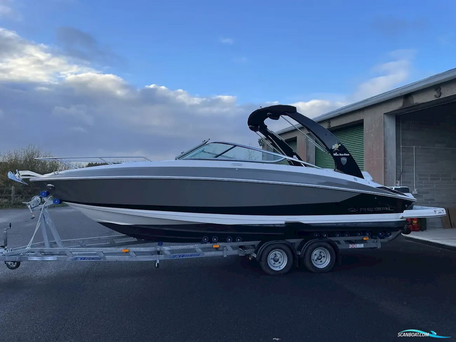 Regal 2250 Cuddy Motorboat 2018, with Volvo Penta engine, Ireland