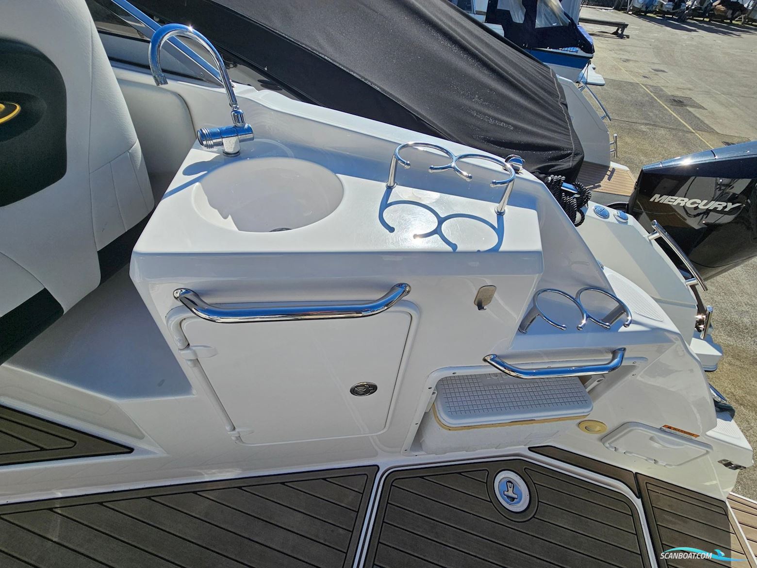 Regal 2565 Window Express