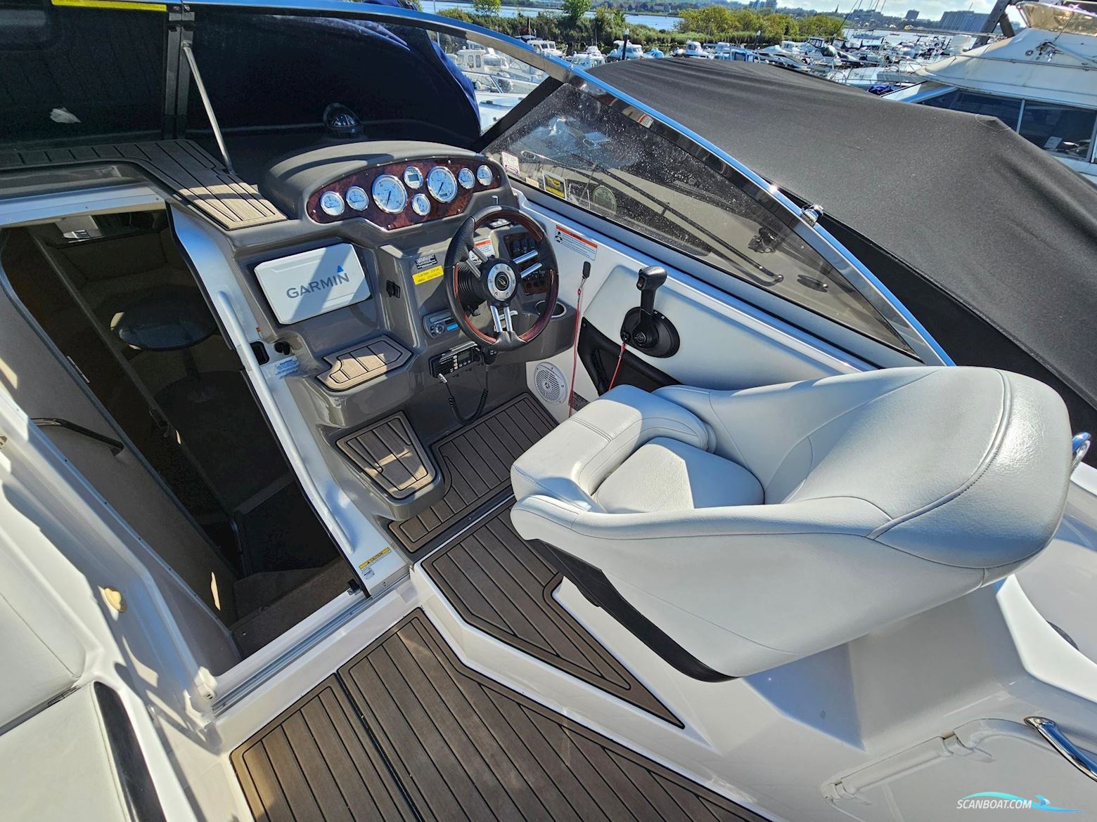 Regal 2565 Window Express