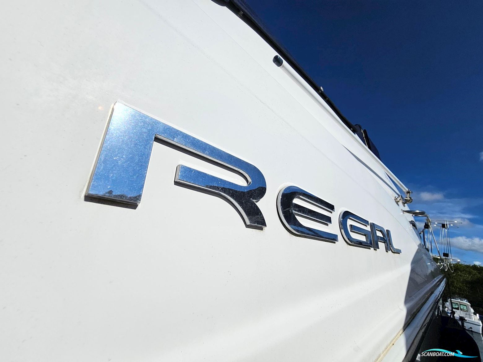 Regal 2565 Window Express