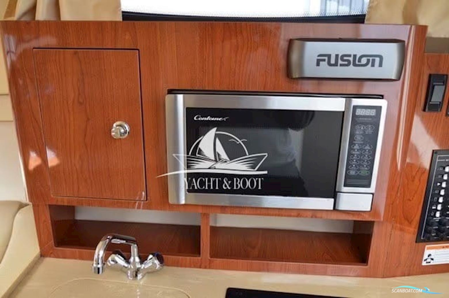 Regal 2565 Window Express