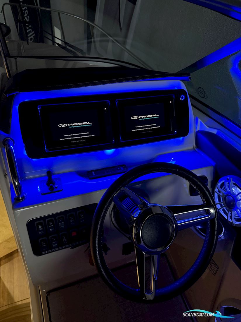 Regal 26 Expres Cruiser