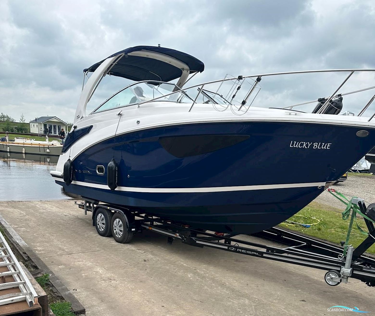 Regal 26 Express Cruiser Motorboat 2024, with Volvo Penta engine, The Netherlands