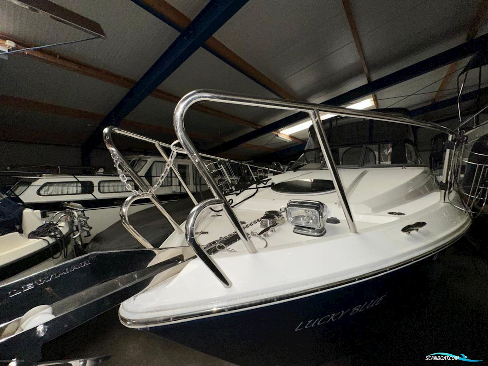 Regal 26 Express Cruiser