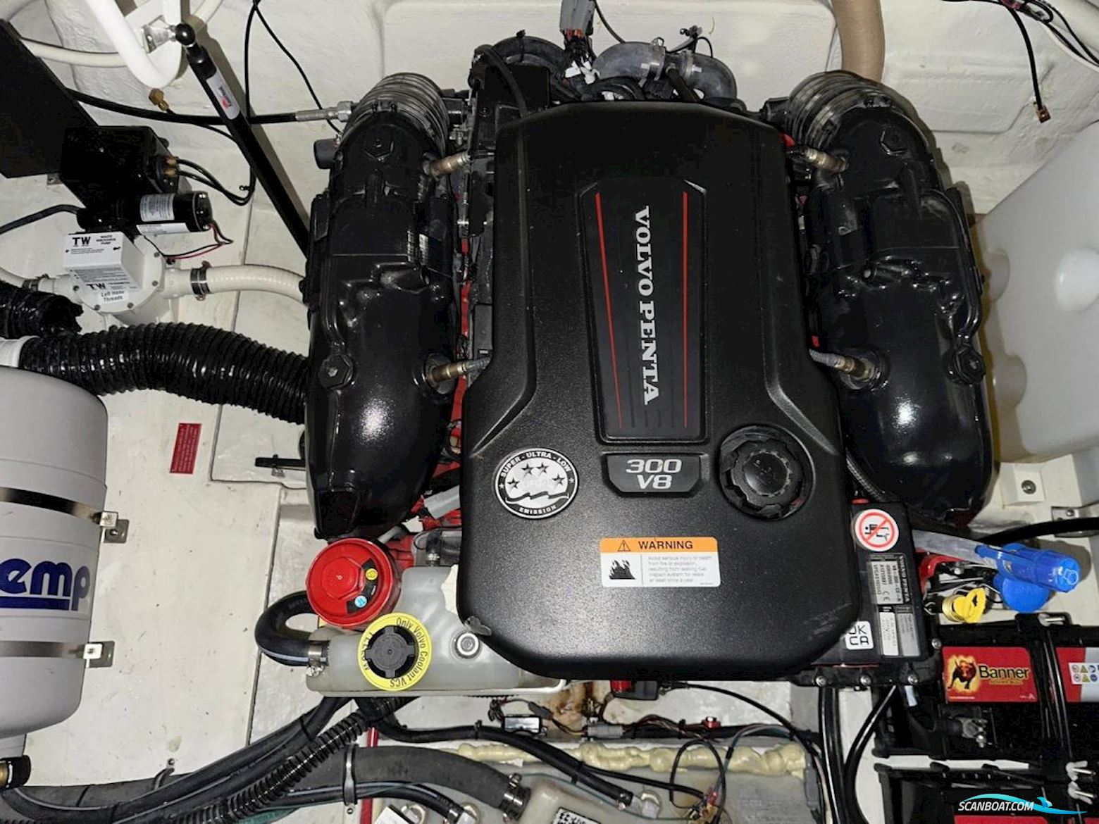 Regal 26 Express Cruiser