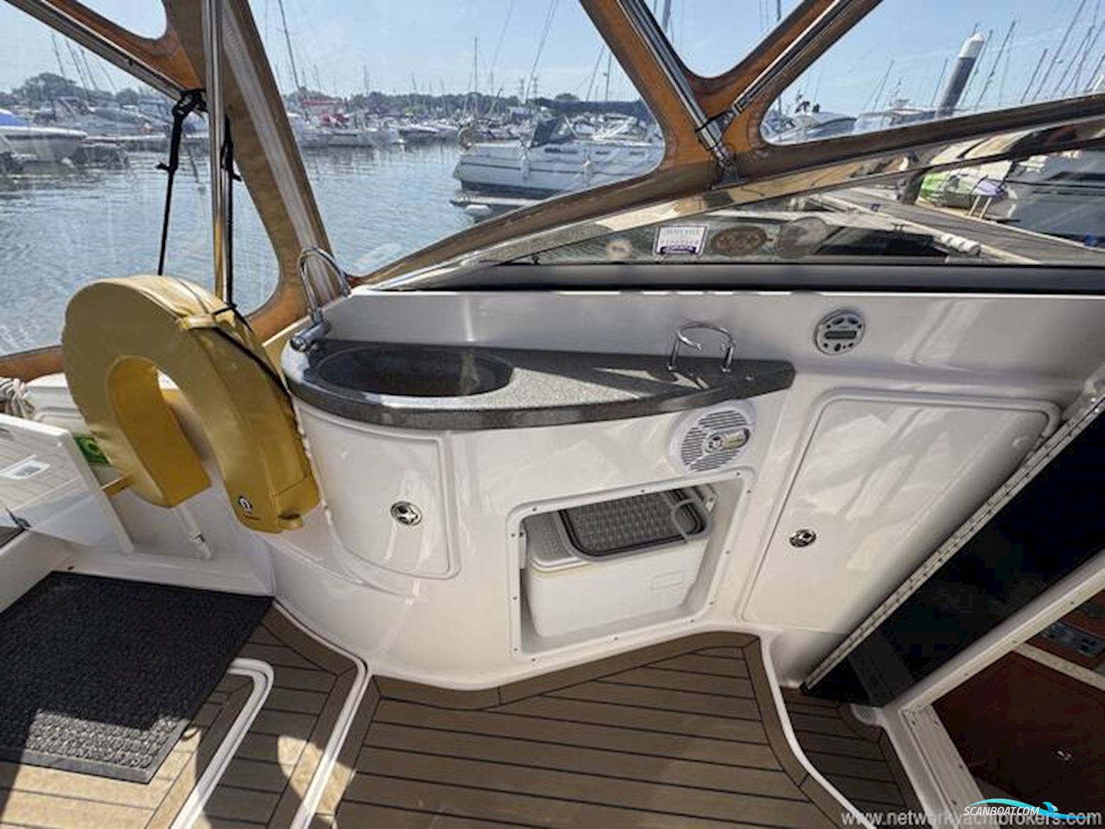 Regal 2665 Commodore