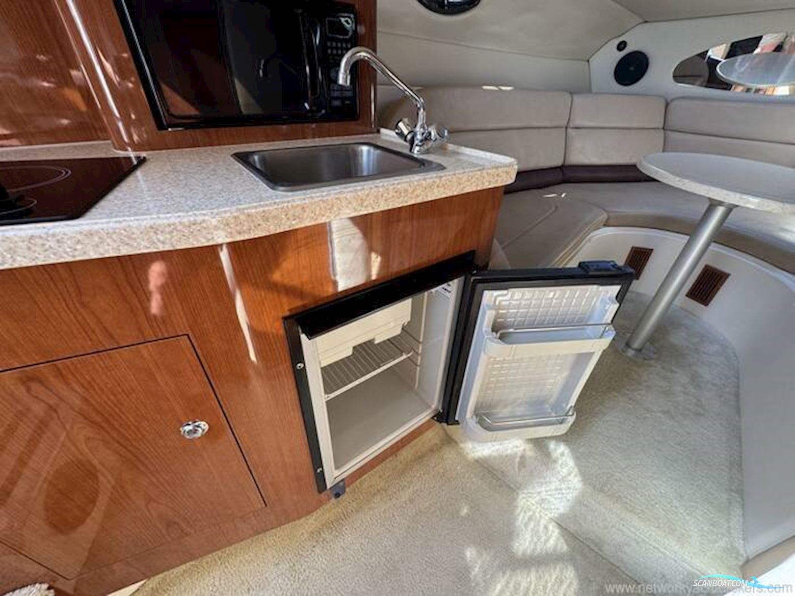 Regal 2665 Commodore