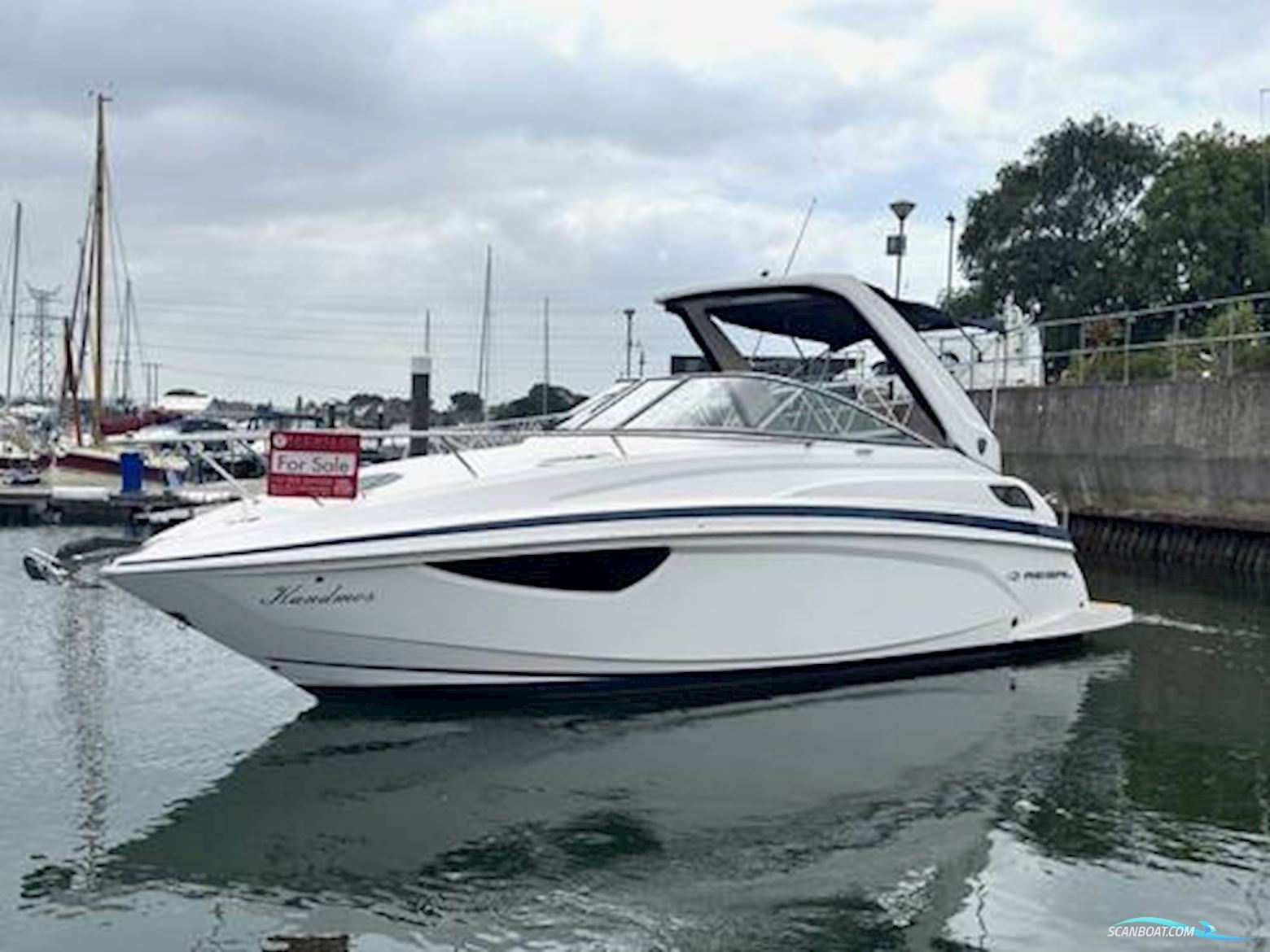 Regal 28 Express Motorboat 2014, with Mercruiser engine, United Kingdom
