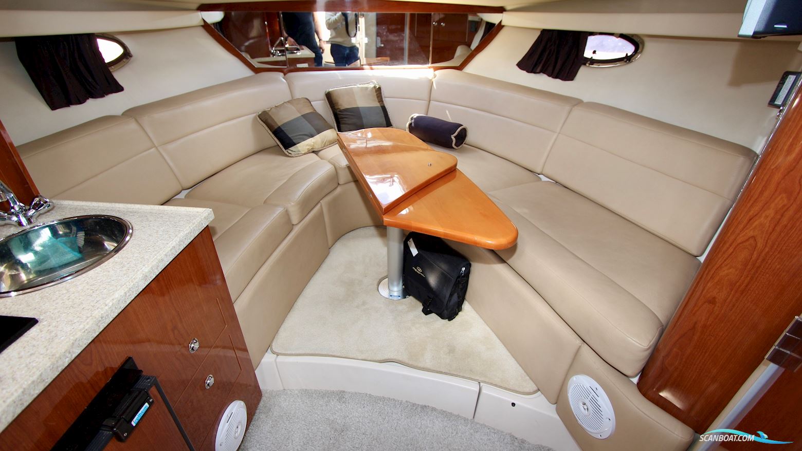 Regal 3060 Commodore