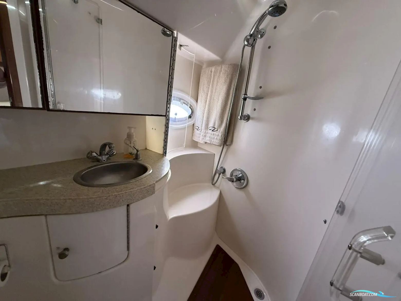 Regal 4460 Commodore