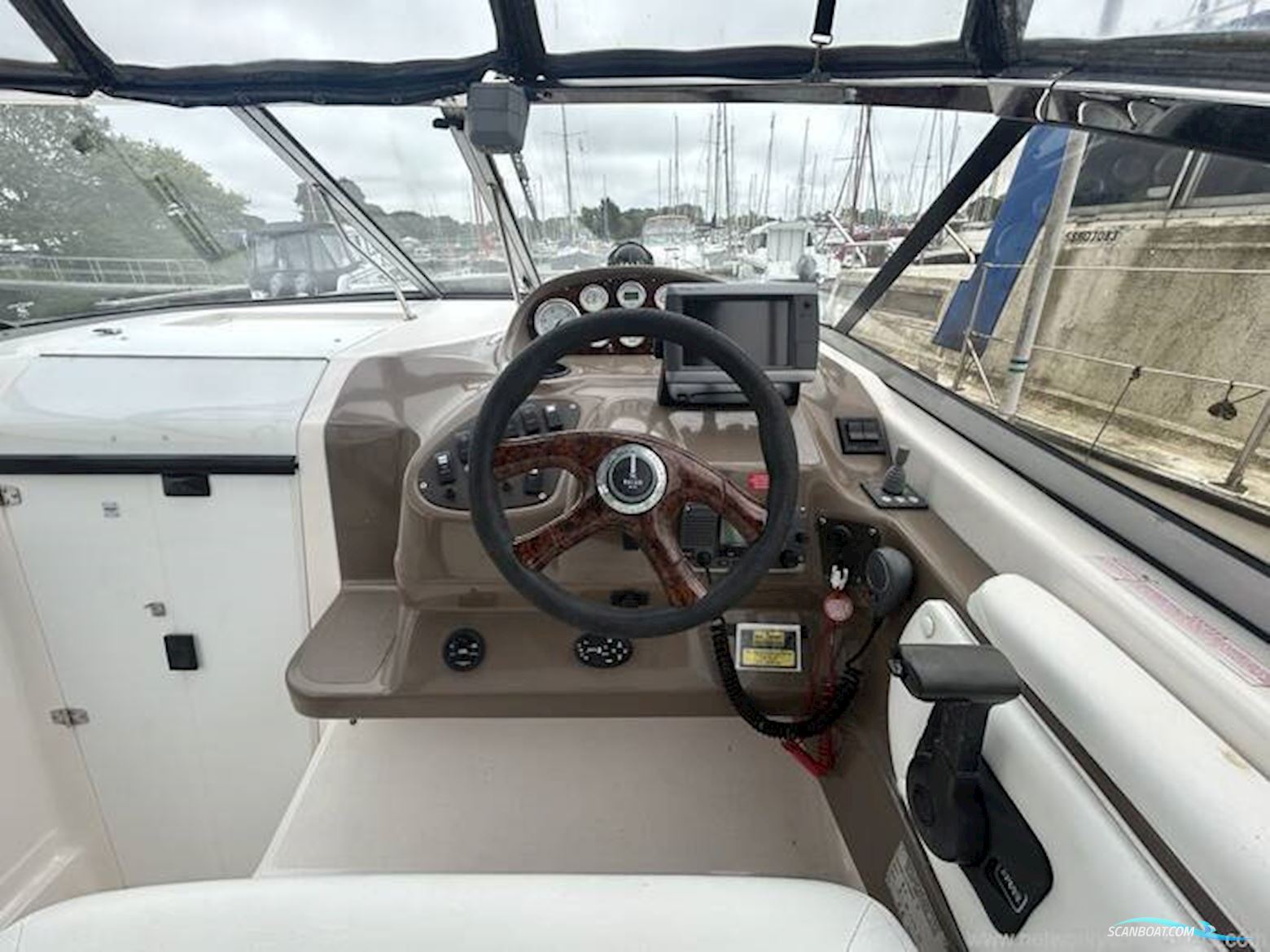 Regal Commodore 2465