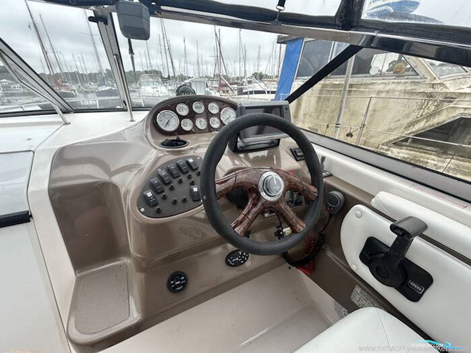Regal Commodore 2465