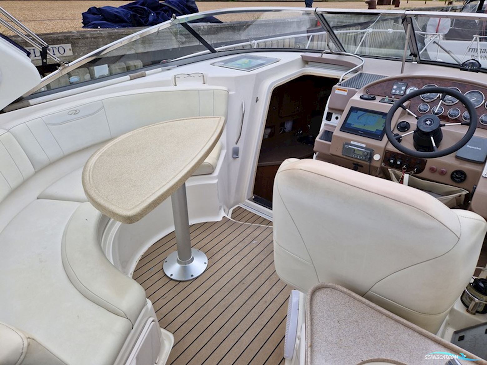 Regal Commodore 3060 DIESEL