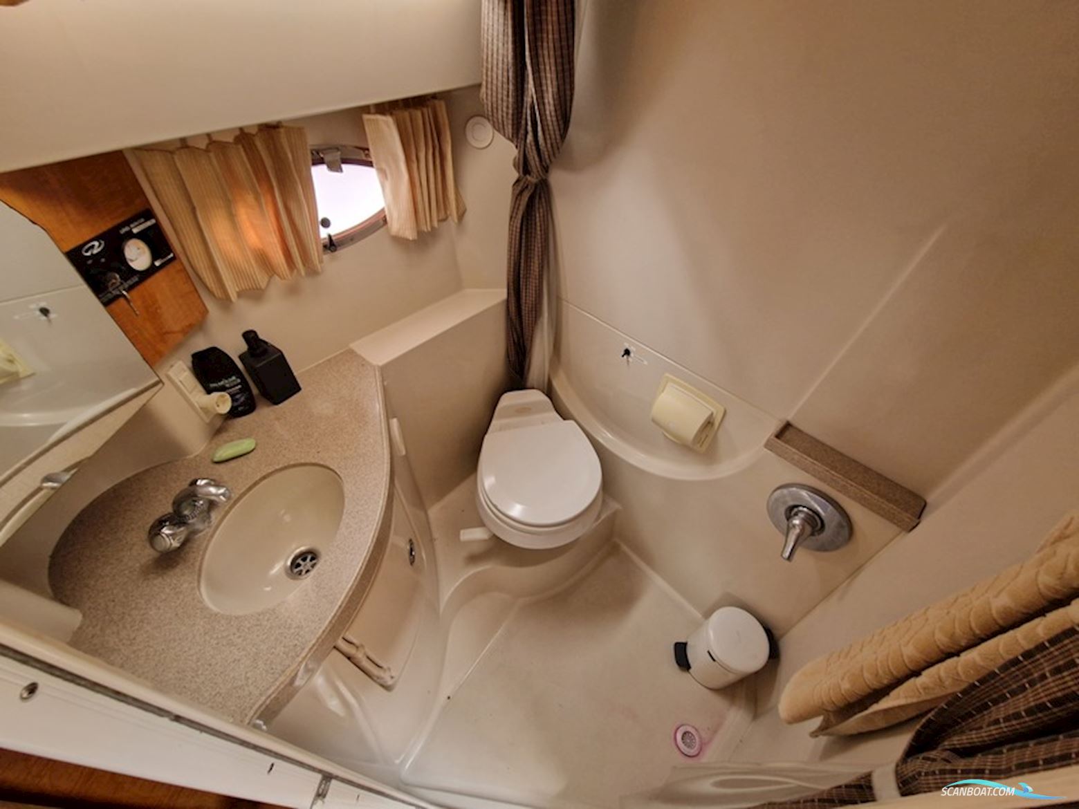 Regal Commodore 3060 DIESEL