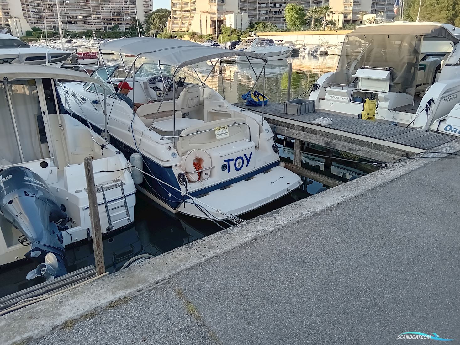Regal Cruiser Commodore 2660 Motorboat 2000, with Volvo Penta engine, France