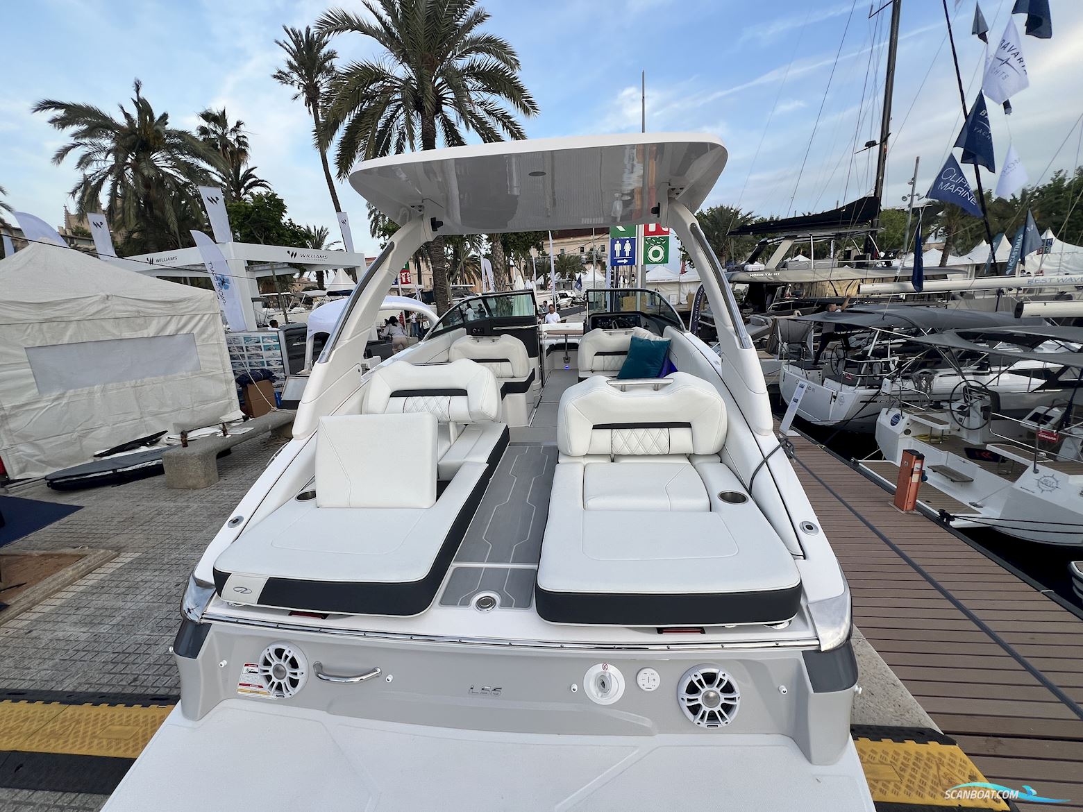Regal LS6 bowrider