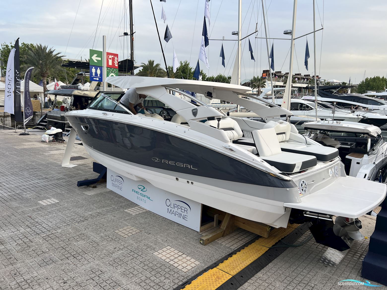 Regal LS6 Bowrider